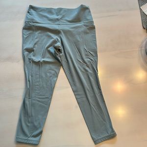 Salutation Stash Pocket 7/8 Tight minimalistic grey size L